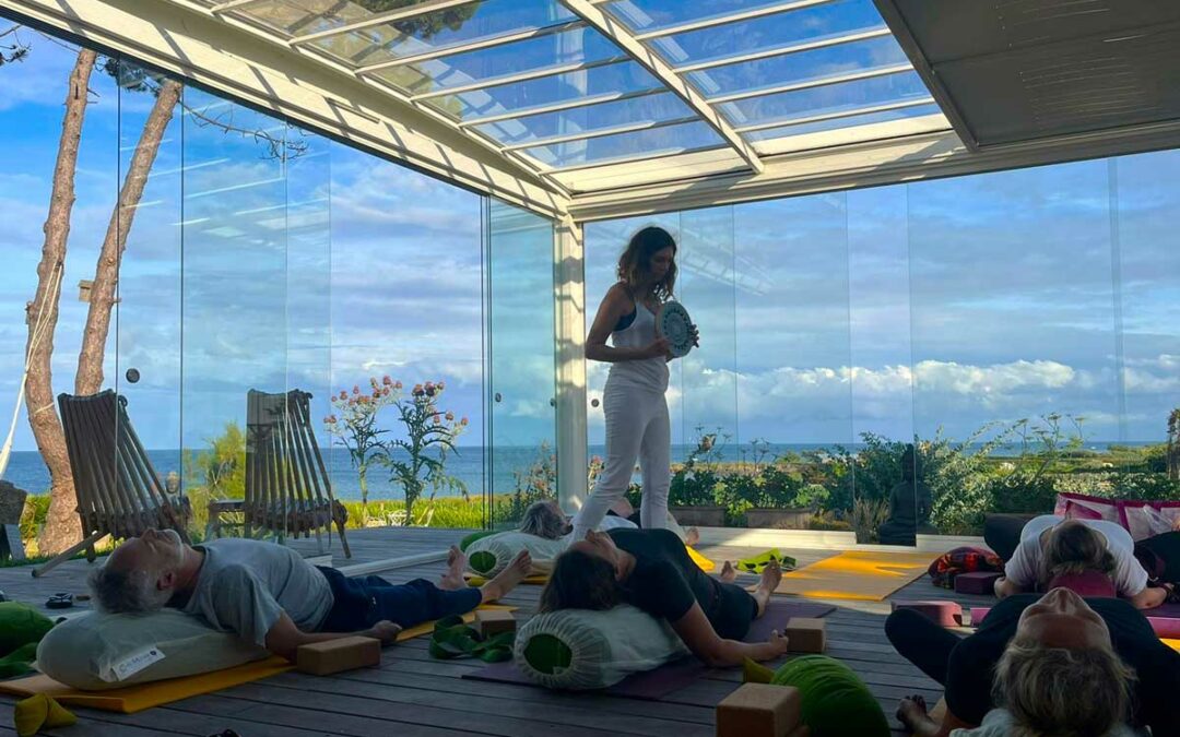 Stage yoga en Normandie face à la mer du 3 au 5 juillet 2026